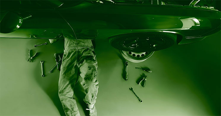 Authorized Car Service Center vs Local Garage