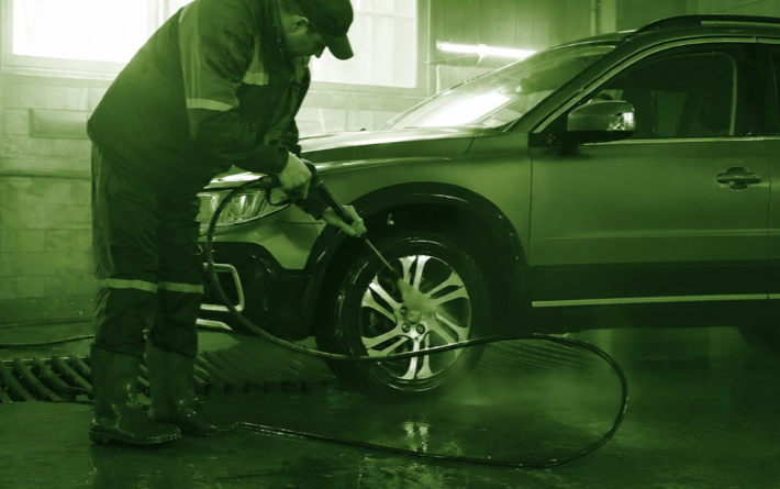 Doorstep Car Wash vs Traditional Car Wash: Which Is Better for Your Car?