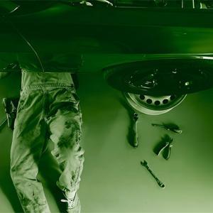 Authorized Car Service Center vs Local Garage